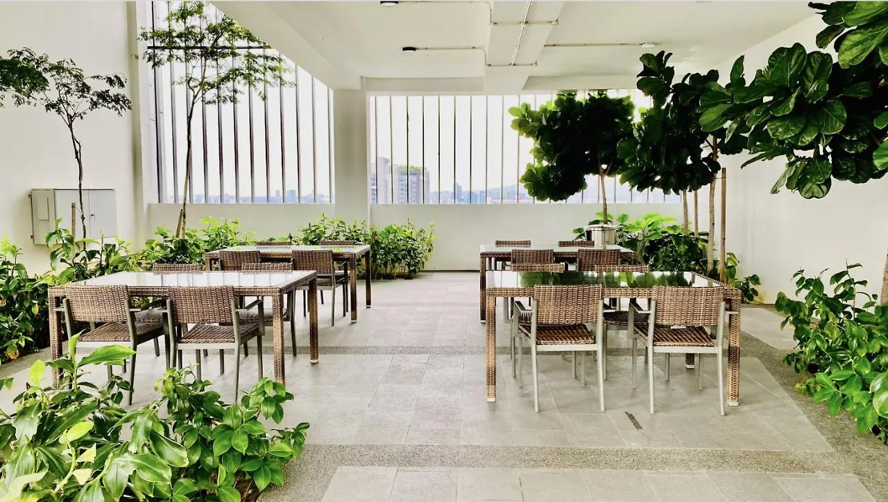 25-Revo Aurora, Pavilion Kuala Lumpur 0*,